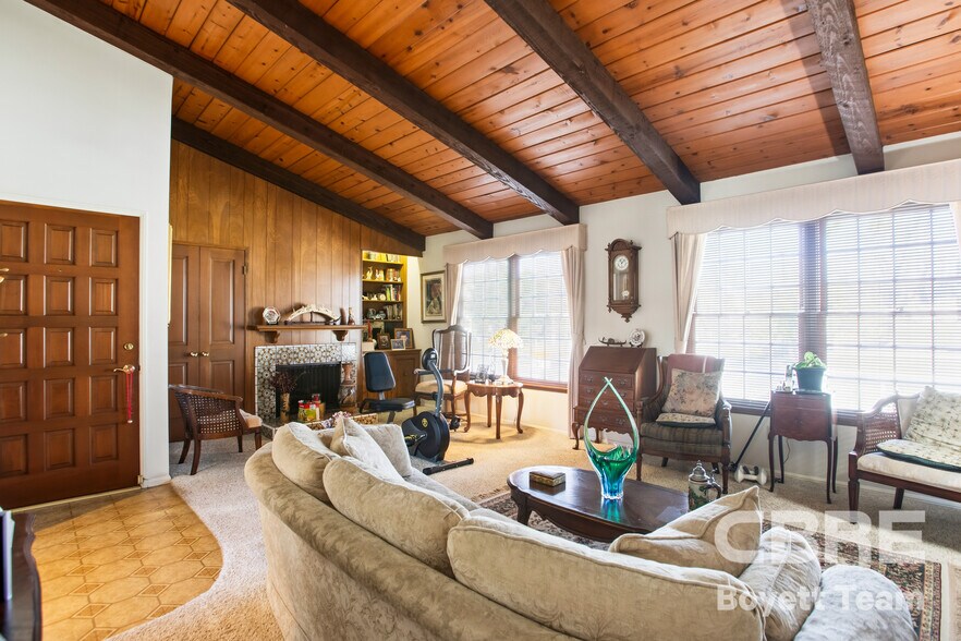 More Photos Of 6504 Woodley Ave, Van Nuys Apartments For Sale