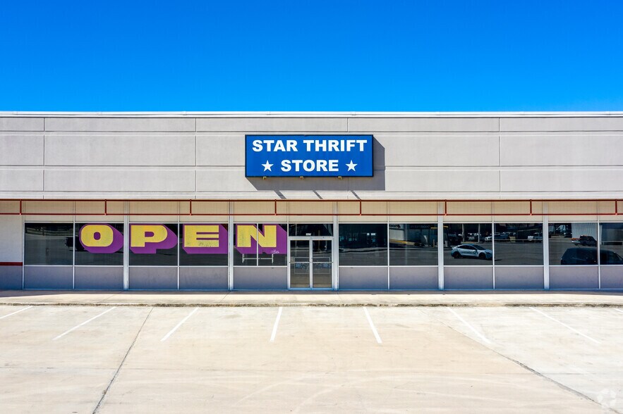 More Photos Of 11401 Naco Perrin Blvd, San Antonio Unknown For Lease