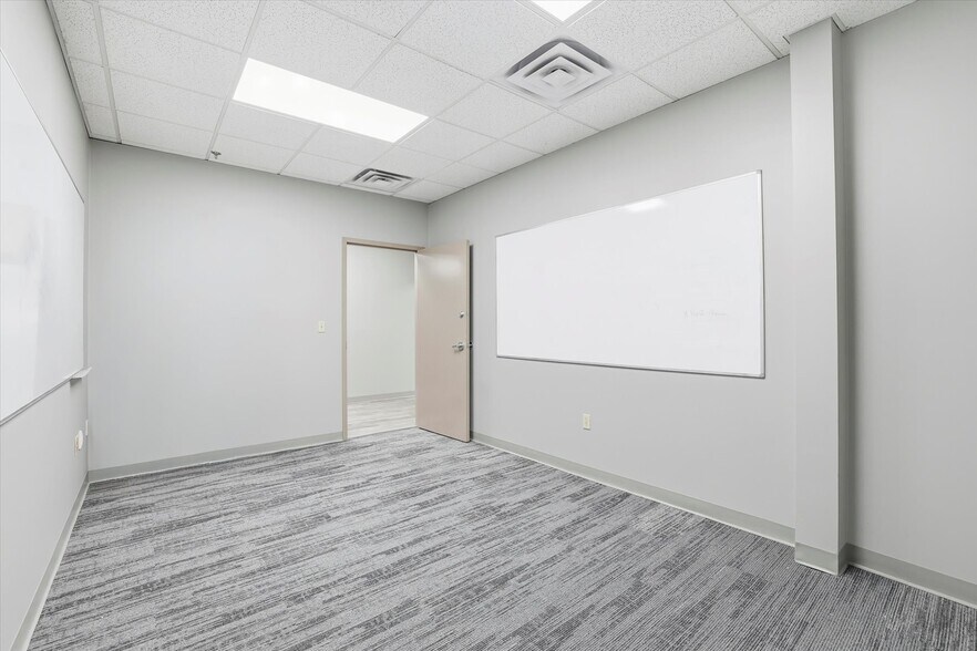 More Photos Of 2252 Killearn Center Blvd, Tallahassee Office For Lease