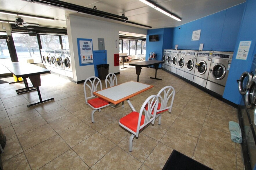 More Photos Of 312 W Keefe Ave, Milwaukee General Retail For Sale