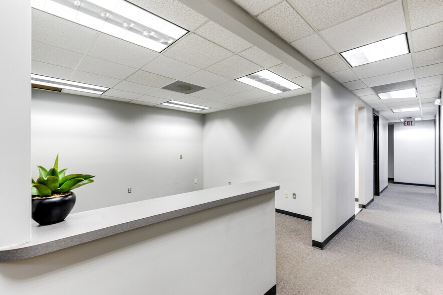 More Photos Of 8917 Fargo Rd, Richmond Office For Lease