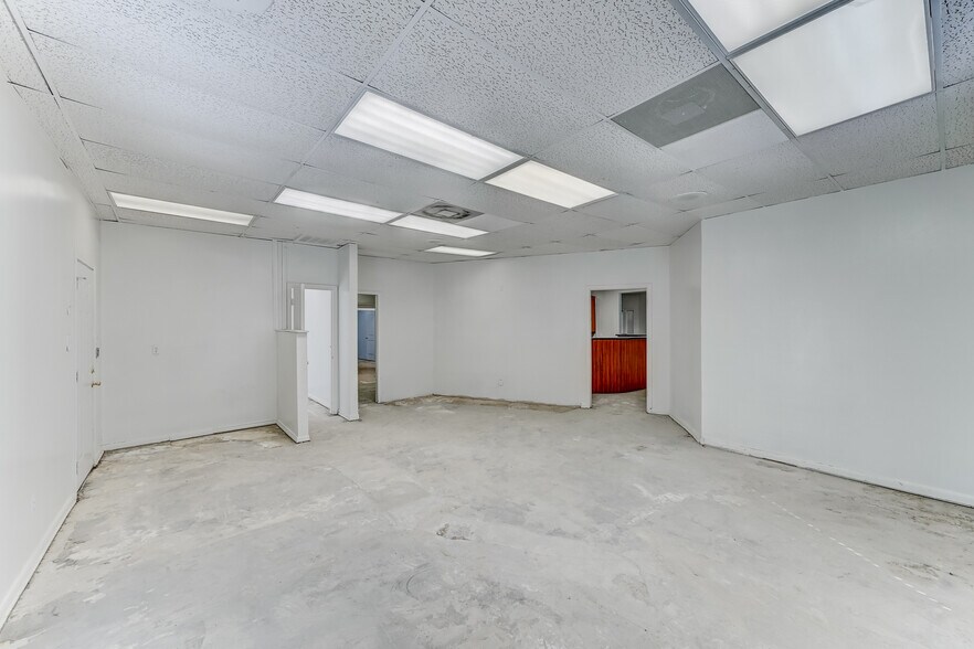 More Photos Of 14721 Pebble Bend Dr, Houston Medical For Lease