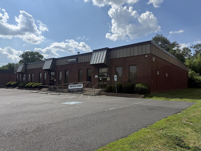 More Photos Of 1540-1544 Delmar Dr, Folcroft Light Distribution For Sale