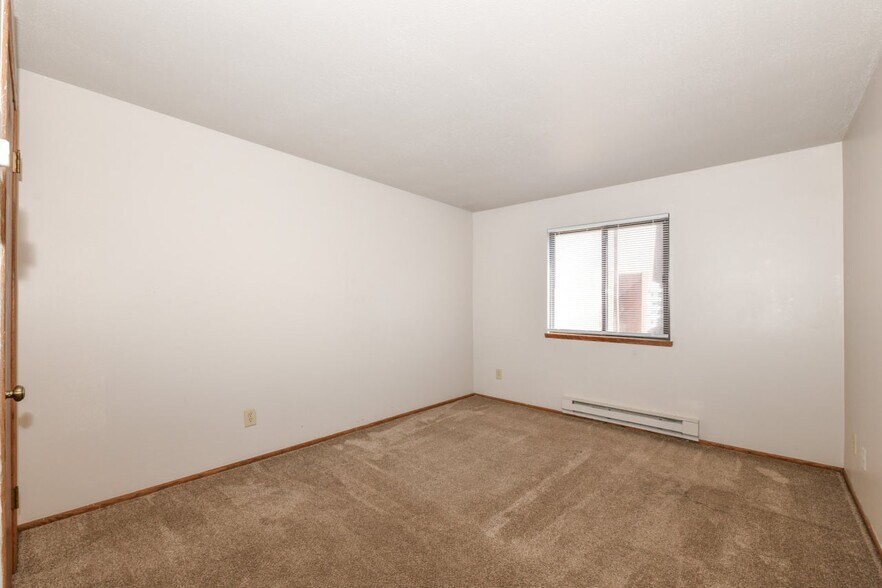 More Photos Of 11513 Brown Deer Rd W, Milwaukee Apartments For Sale
