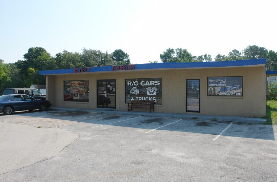 More Photos Of 125 Monroe Rd, Sanford Freestanding For Sale