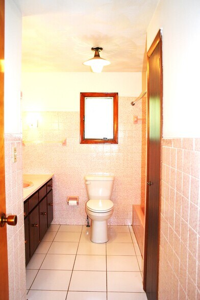 More Photos Of 208 Theatre Rd, Carrolltown Apartments For Sale