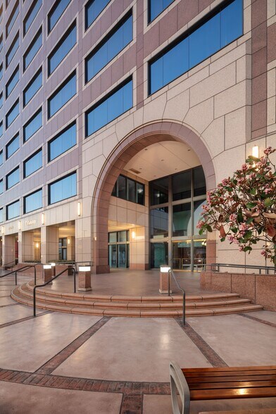 More Photos Of 7676 Hazard Center Dr, San Diego Office For Lease