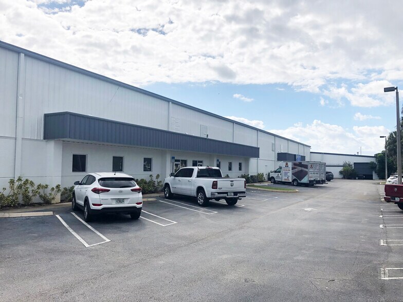 More Photos Of 2900 High Ridge Rd, Boynton Beach Warehouse For Lease