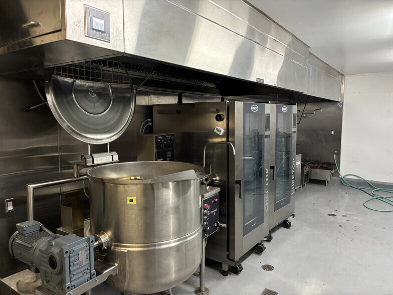 More Photos Of 1079-1085 W Morena Blvd, San Diego Refrigeration Cold Storage For Sale