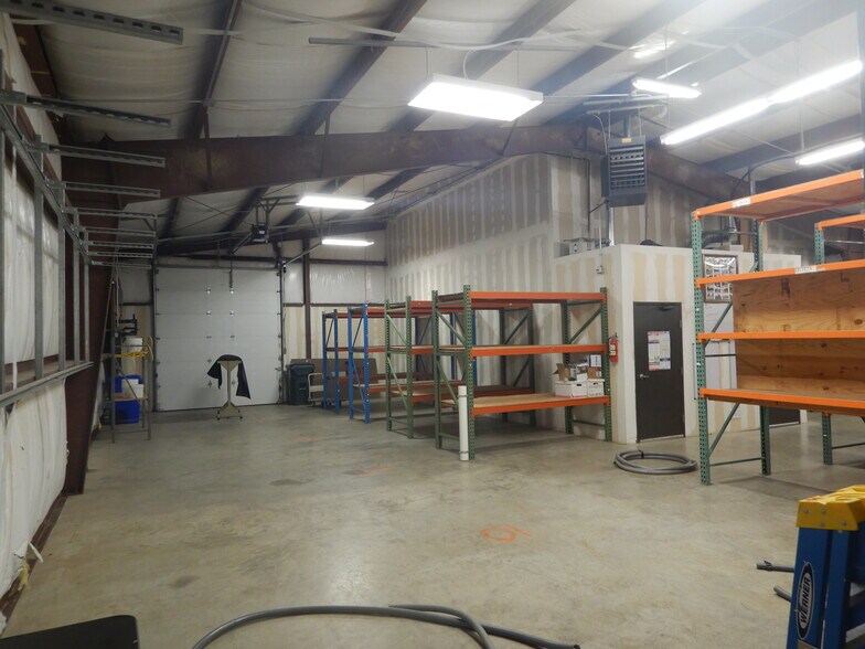 More Photos Of 2051 Bender Ln, Arnold Flex For Sale