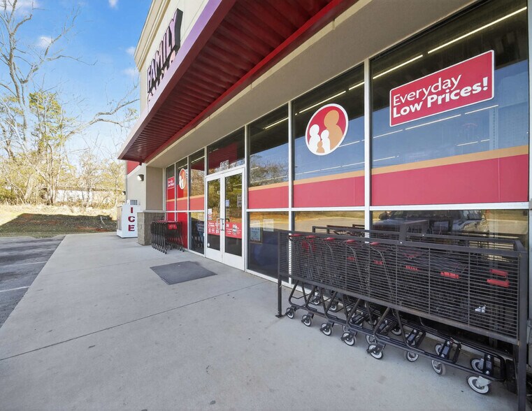 More Photos Of 17824 Montgomery Hwy, Highland Home Freestanding For Sale