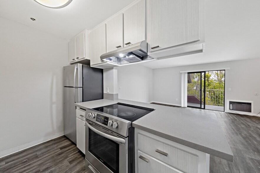 More Photos Of 322 Hillside Ter, Vista Apartments For Sale