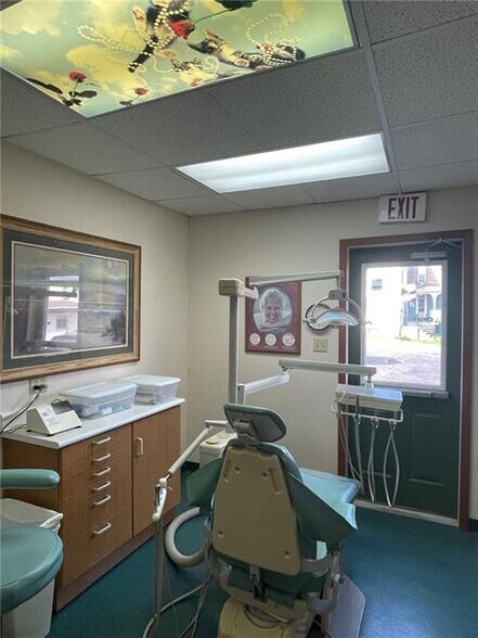 More Photos Of 400 N Chestnut St, Derry Office Residential For Sale