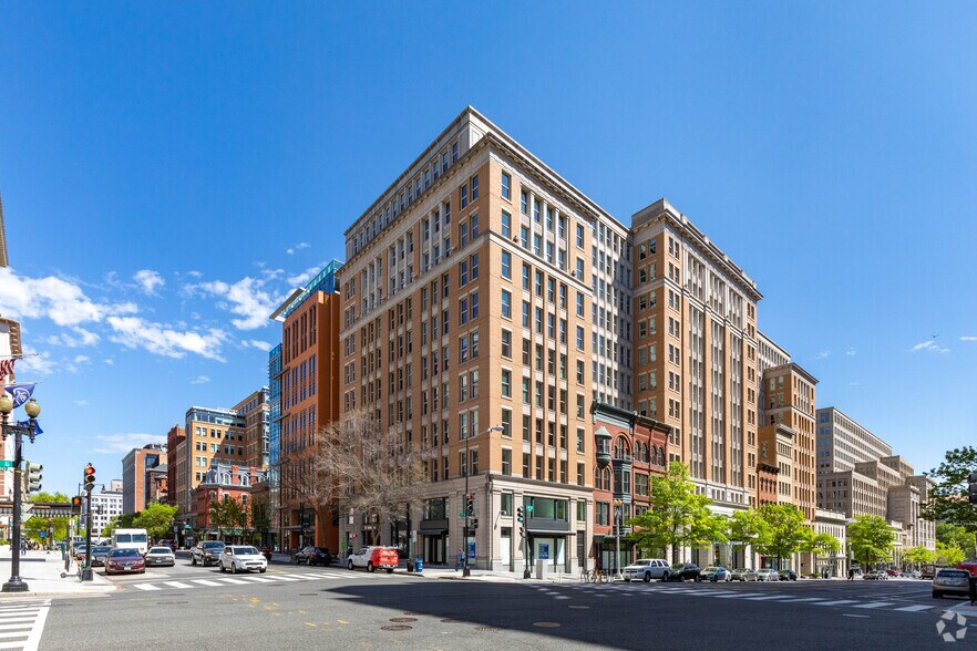 More Photos Of 555 11th St NW, Washington Office For Lease