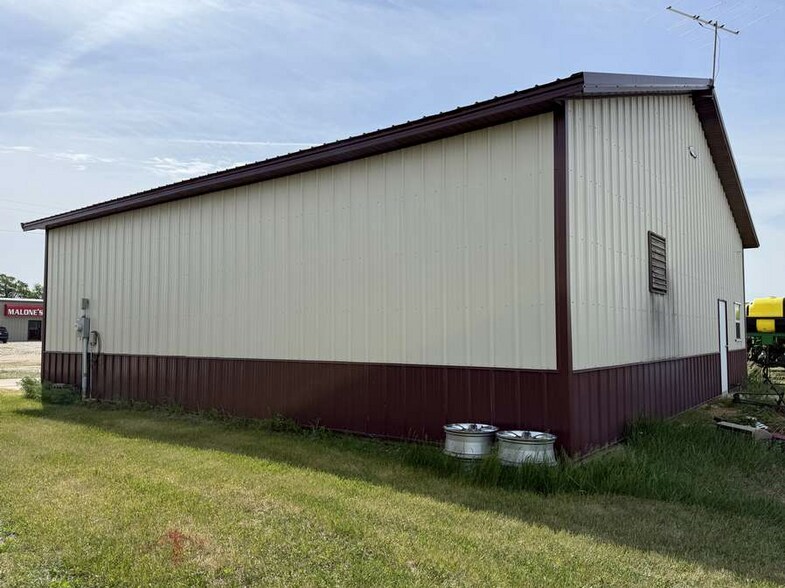 More Photos Of 308 S Hickman St, Atkinson Light Manufacturing For Sale