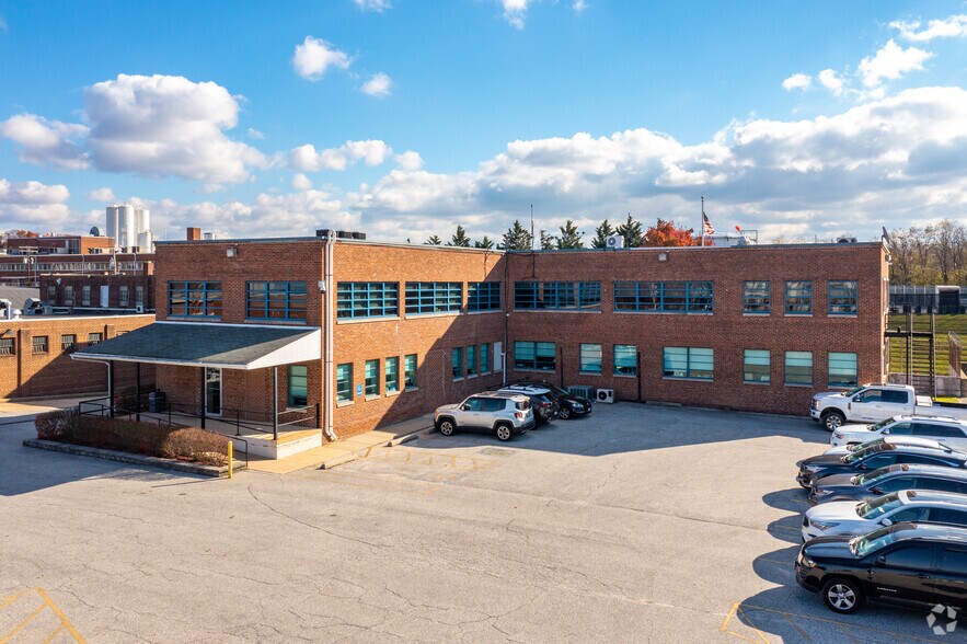 More Photos Of 2700 Loch Raven Rd, Baltimore Unknown For Lease