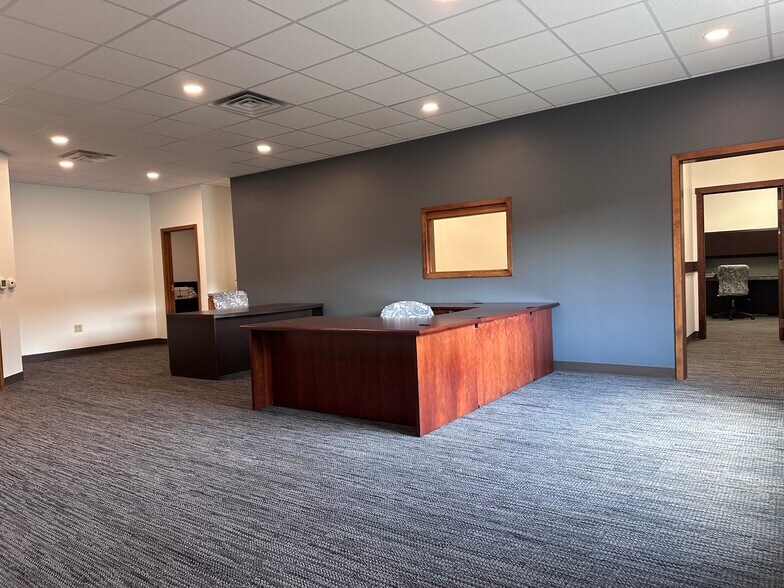 More Photos Of N7915 902nd St, River Falls Office For Lease