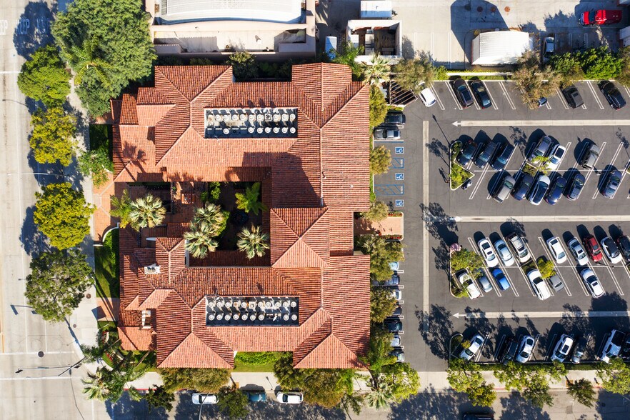 More Photos Of 9696 Culver Blvd, Culver City Office For Lease