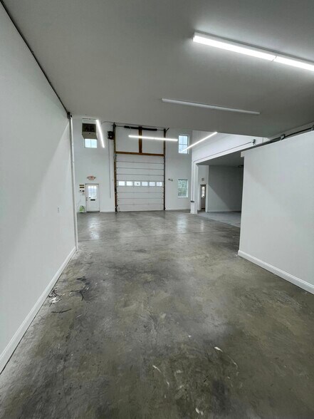 More Photos Of 6008 Fair Oaks Dr, Frederick Flex For Lease