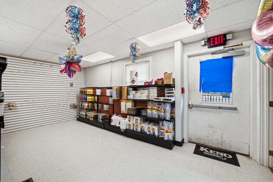 More Photos Of 47 Chelmsford St, Chelmsford Storefront Retail Residential For Sale