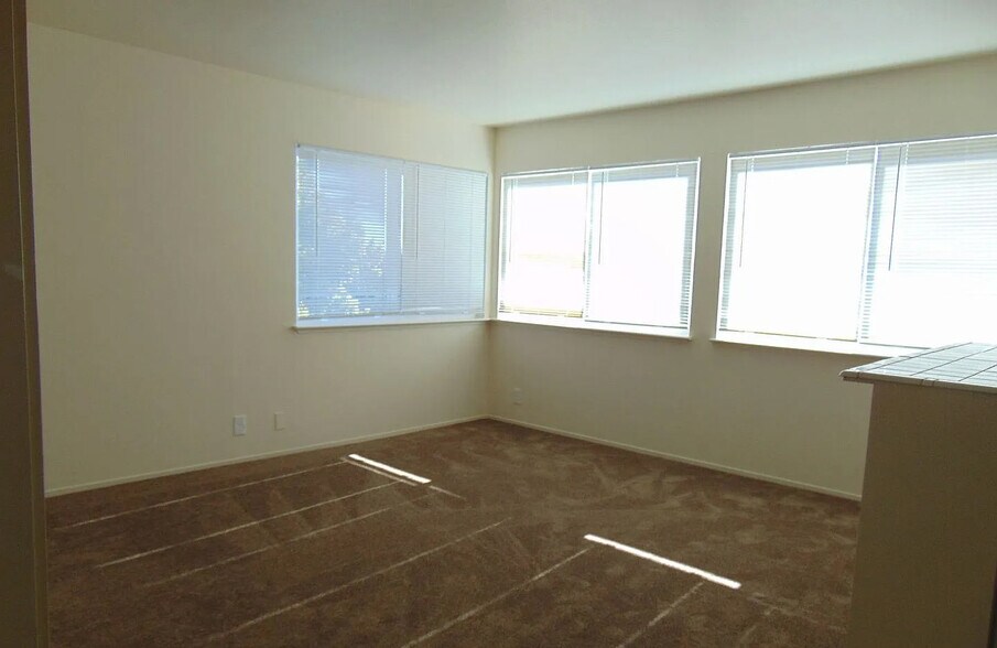 More Photos Of 529 21st St, Richmond Apartments For Sale