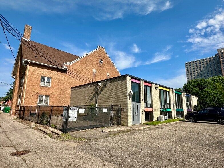 More Photos Of 2511 E Franklin Ave, Minneapolis Religious Facility For Sale