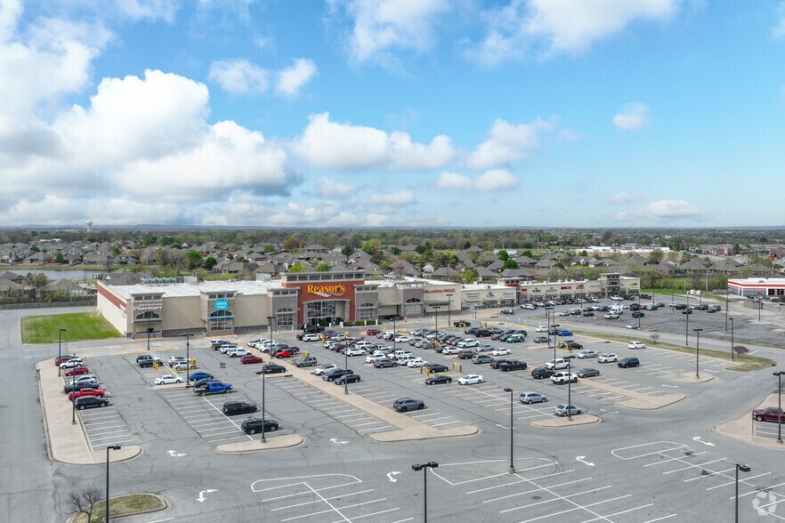 More Photos Of 11550 N 135th East Ave, Owasso General Retail For Sale