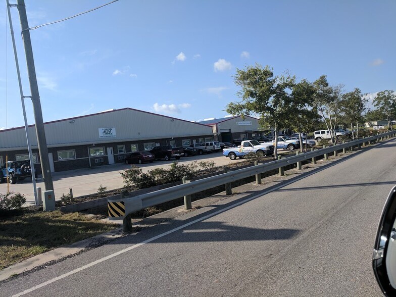More Photos Of 2260 Dickinson Ave, Dickinson Warehouse For Lease
