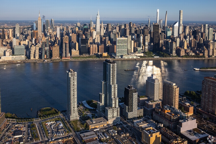 More Photos Of 5203 Center Blvd, Long Island City Apartments For Lease