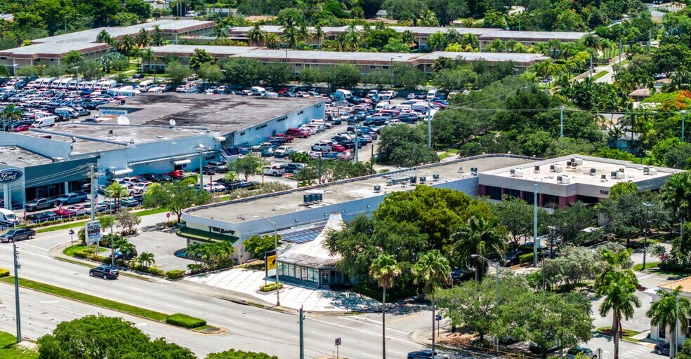 More Photos Of 15657 S Dixie Hwy, Miami Freestanding For Lease