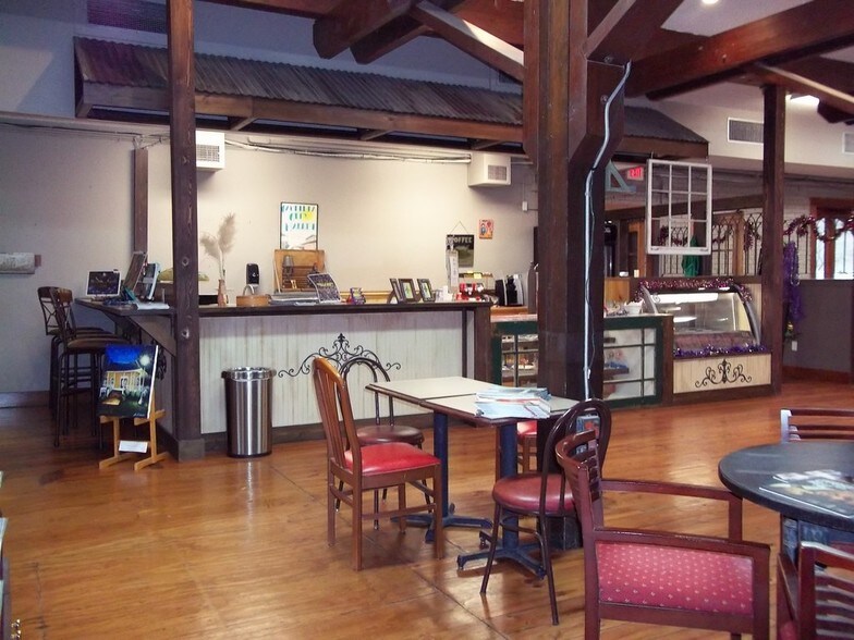 More Photos Of 1808 Front St, Slidell Office For Lease