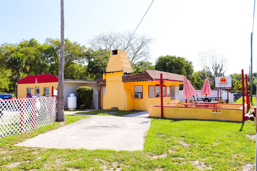 More Photos Of 4410 38th Ave, Vero Beach Multifamily For Sale