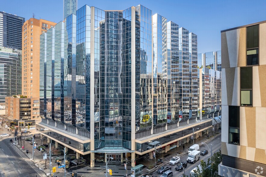 Primary Photo Of 595 Bay St, Toronto Office For Lease