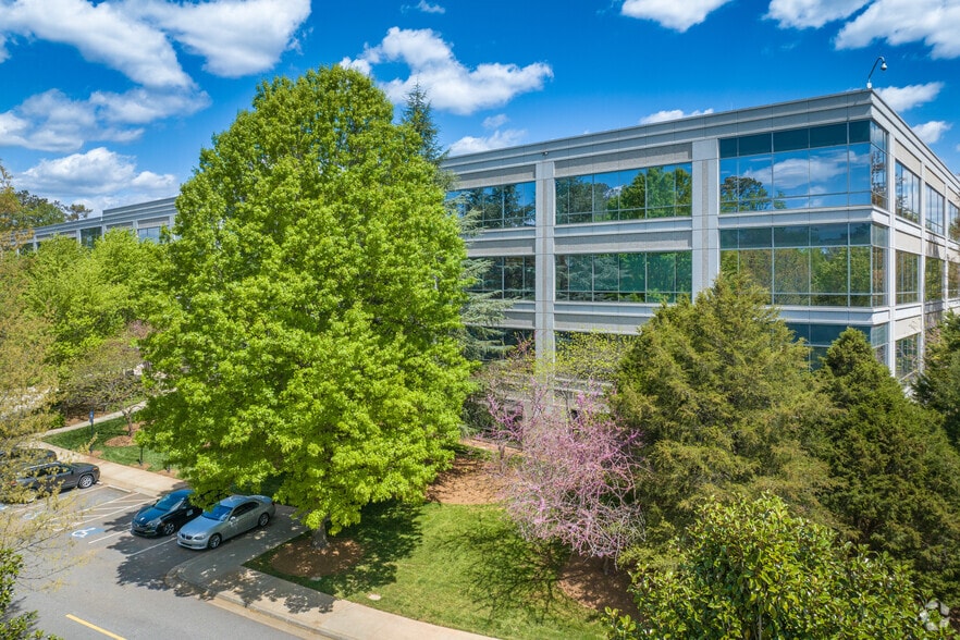 More Photos Of 1150 Sanctuary Pky, Alpharetta Unknown For Lease