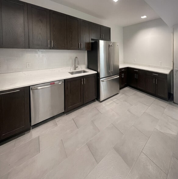 More Photos Of 15 Exchange Pl, Jersey City Office For Lease
