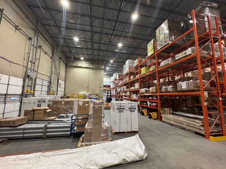 More Photos Of 13070 115 Ave, Surrey Warehouse For Lease