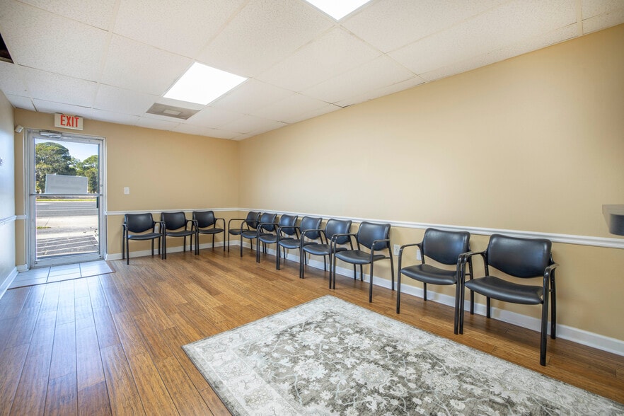 More Photos Of 7212 US Highway 19, New Port Richey Office For Sale