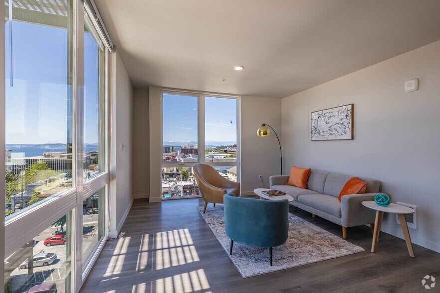 More Photos Of 513 1st Ave N, Seattle Apartments For Lease