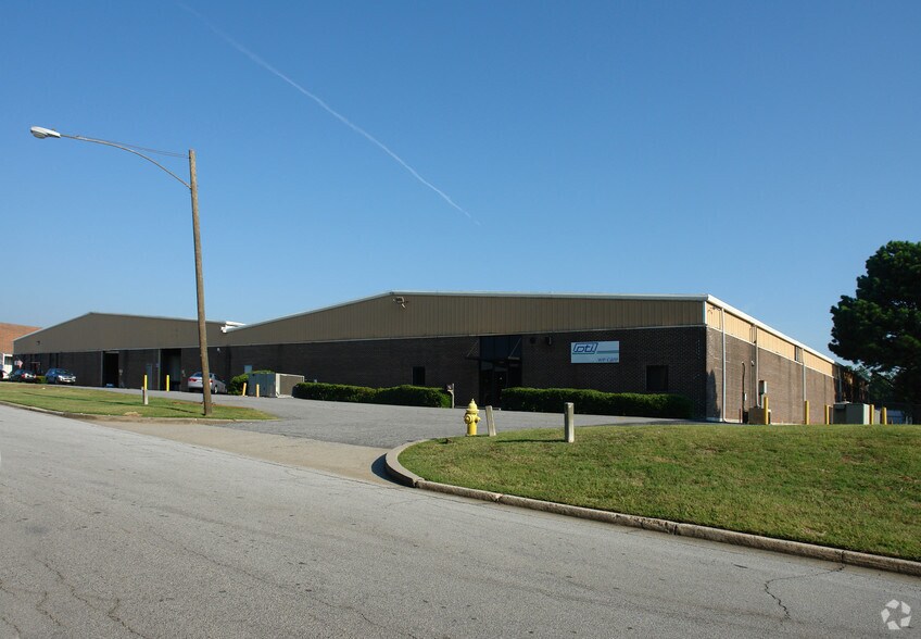 More Photos Of 4732 Stone Dr, Tucker Warehouse For Lease