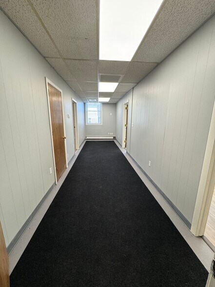 More Photos Of 77 Meadow St, Holyoke Coworking Space
