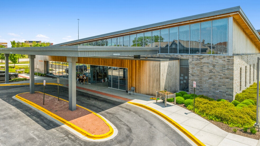 More Photos Of 7600 County Line Rd, Burr Ridge Medical For Sale