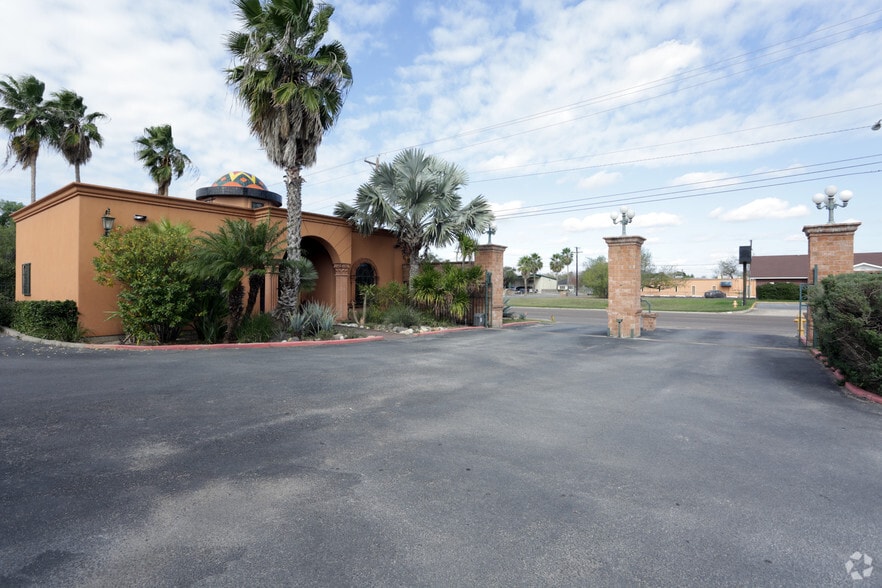 More Photos Of 1906 E Tyler Ave, Harlingen Loft Creative Space For Sale