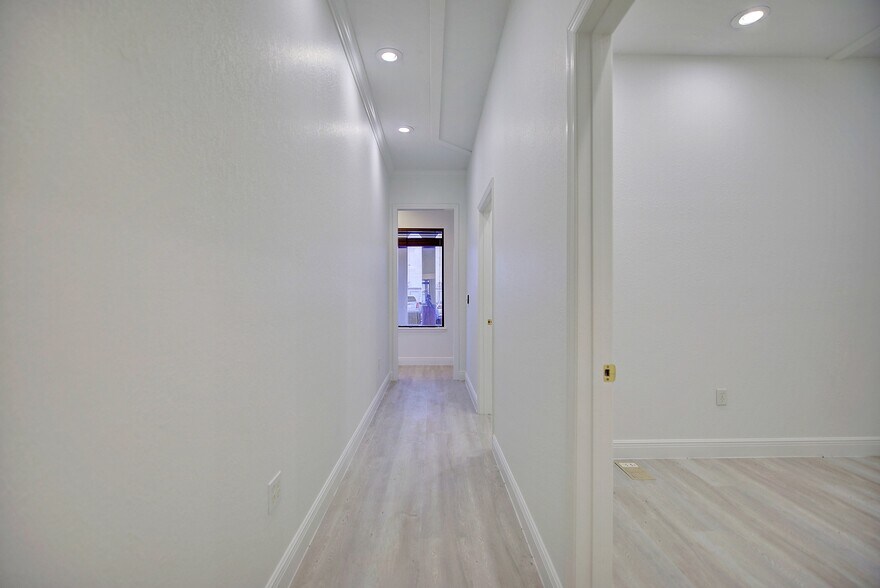 More Photos Of 2153 US Highway 27 S, Sebring Office For Sale