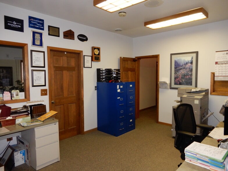 More Photos Of 440 Third Ave, Watervliet Office For Sale