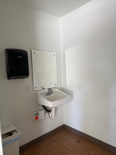 More Photos Of 3666 El Camino Real, Palo Alto Freestanding For Lease