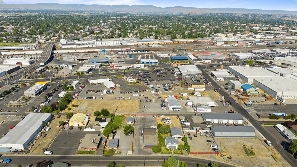 More Photos Of 1214 S 6th St, Yakima Bar For Sale