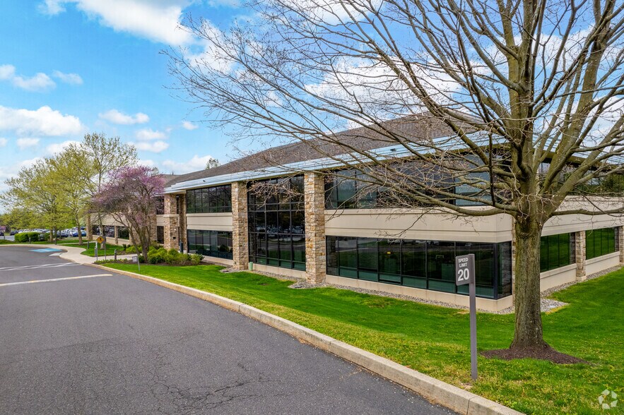 Primary Photo Of 700 Chesterfield Pky, Malvern Office For Lease