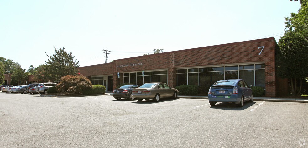 More Photos Of 5-7 Oak Branch Dr, Greensboro Office For Lease