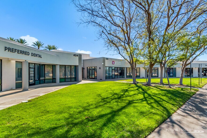 More Photos Of 420-424 E Hospitality Ln, San Bernardino Storefront For Sale