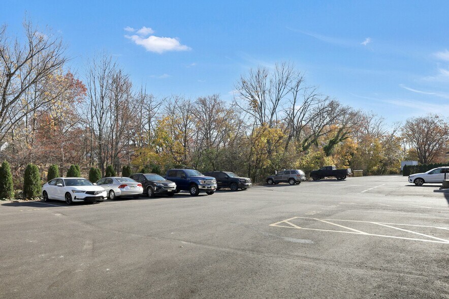 More Photos Of 1285-1291 Broad St, Bloomfield Medical For Sale